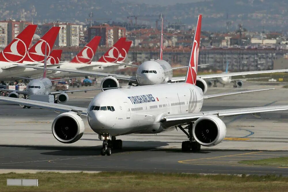 H turkey. Туркиш Эйрлайнс. Туи Эйрлайнс. Турецкие авиалинии дальнемагистральные рейсы. Аирбас 380 турецкие авиалинии.