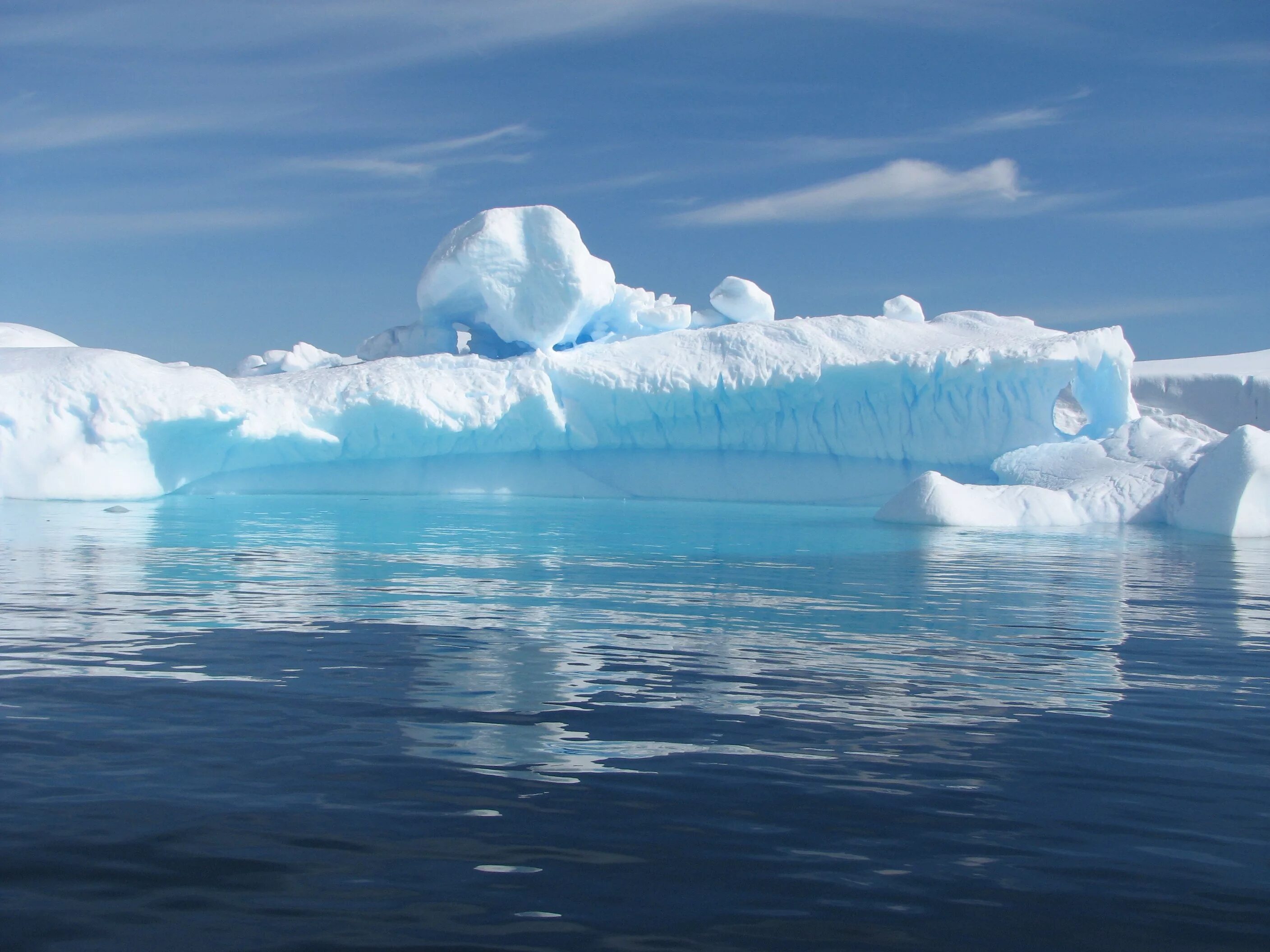 Южный Ледовитый океан. Ледовитый океан Айсберг. Северный Ледовитый океан Южный полюс. Южный океан айсберги.