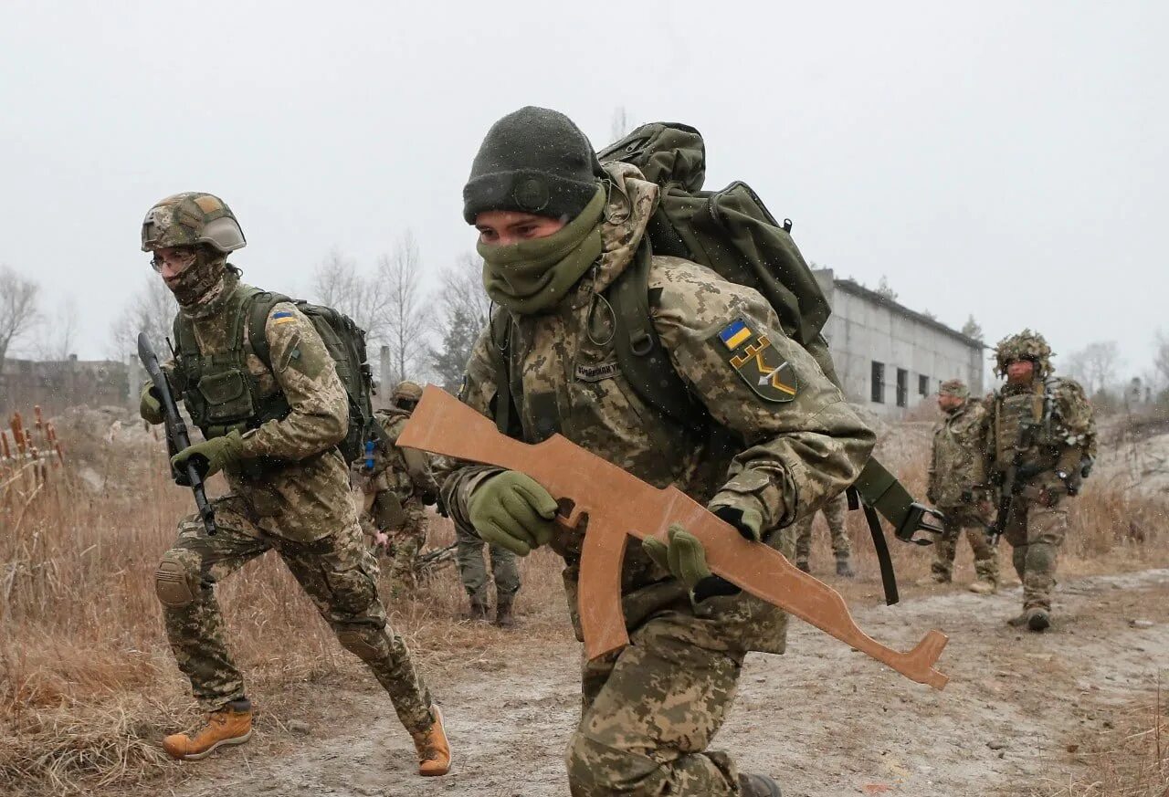 Украинские военные. Бойцы теробороны. Украинцы военные. Силы территориальной обороны. Почему россия начала на украину