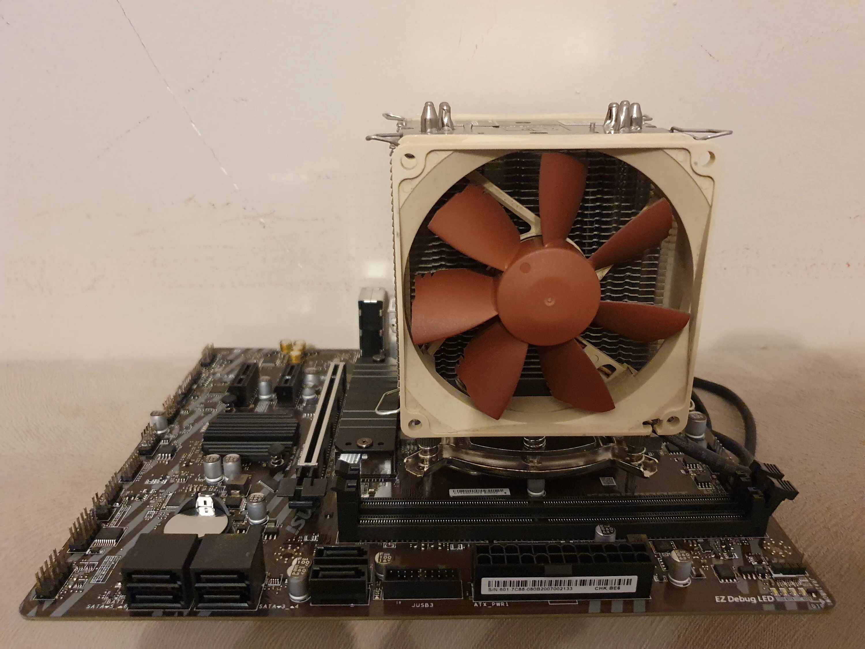 Кулер для 10400f. Noctua NH-u9b se2. Кулер для i5 10400f. Кулер для процессора Intel Core i5 10400f. I5 10400 боксовый кулер.