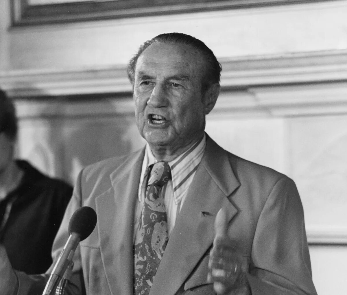 Джастин уокер бестолковые. We re history. Костюм часы для мальчика. Мы вернулись история динозавра 1993. We re history.