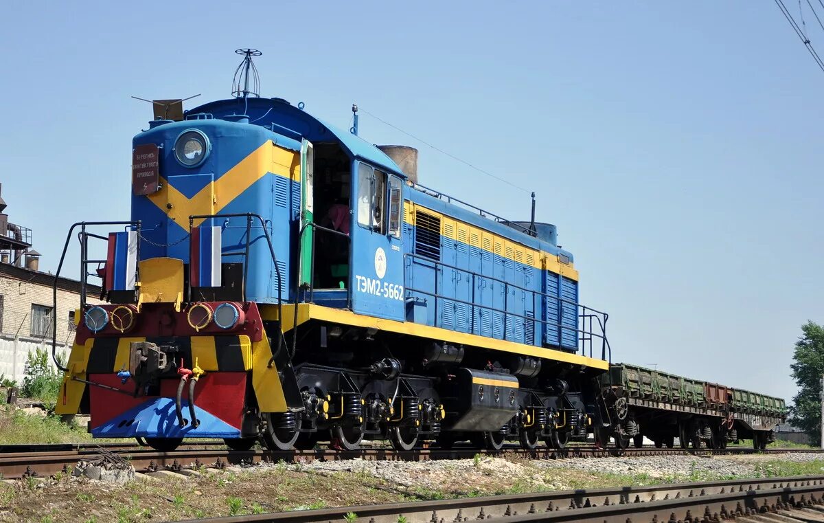 маневровый локомотив тэм 2. новый тепловоз тэм2. маневровый тепловоз тэм2. тепловоз тэм2у 8920. тм локомотивы.