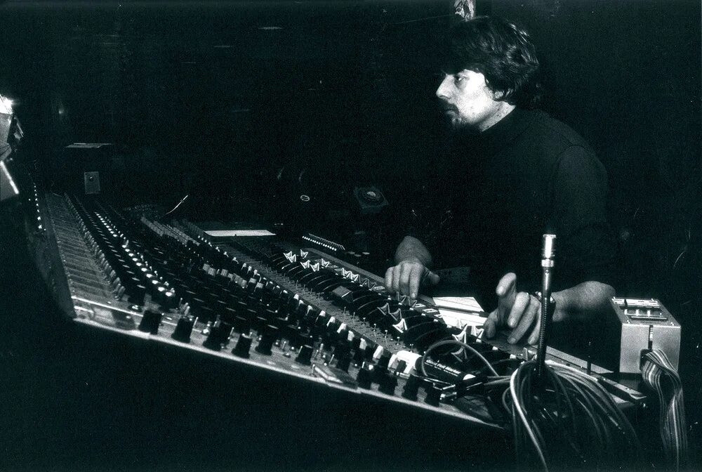 Matthew wood sound editor. Oldmike sound. john wood sound designer. одежда sound engineering pioneer.
