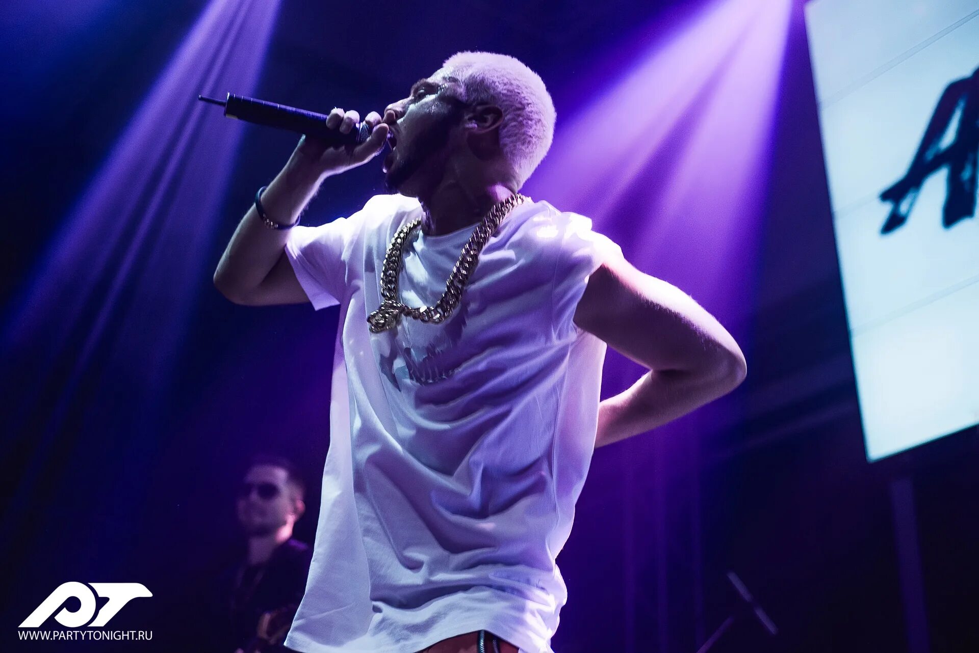 X pain репер. моргенштерн 2022. Professional joey trap. реппер по верху макета. репер 23.