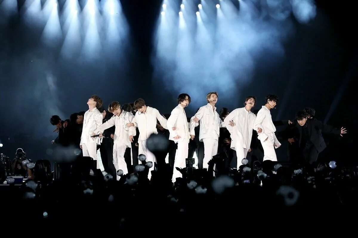 Концерт bts 2024. БТС на сцене 2022. Группа БТС на сцене. BTS Busan Concert.