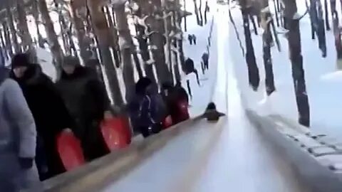 Безумная ледяная горка на финском