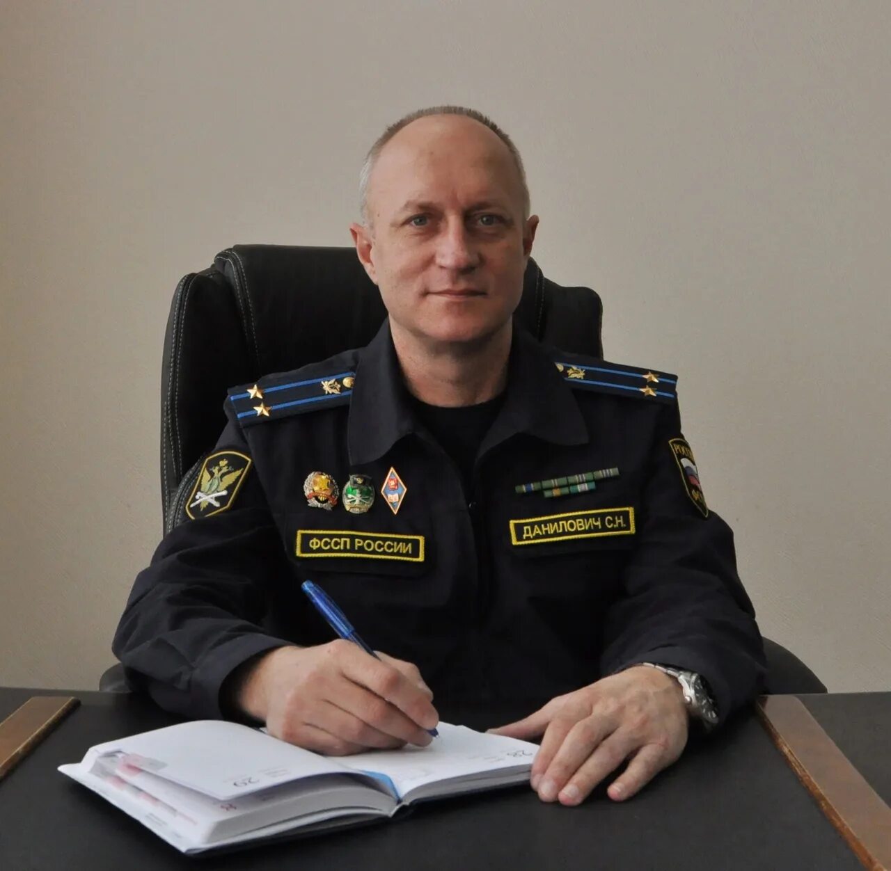 Судебные приставы кировск мурманская. Судебные приставы кировск мурманская. Приставы мурманска фото. Судебные приставы мурманск. Цзн кировск мурманская область.