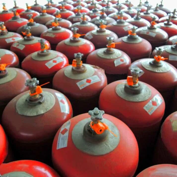 Газовый баллон 27 л. Баллон газовый пропановый 12 л. Баллон пропановый нзга 27 л с вб-2. Газовые баллоны казань. Газовые баллоны казань.