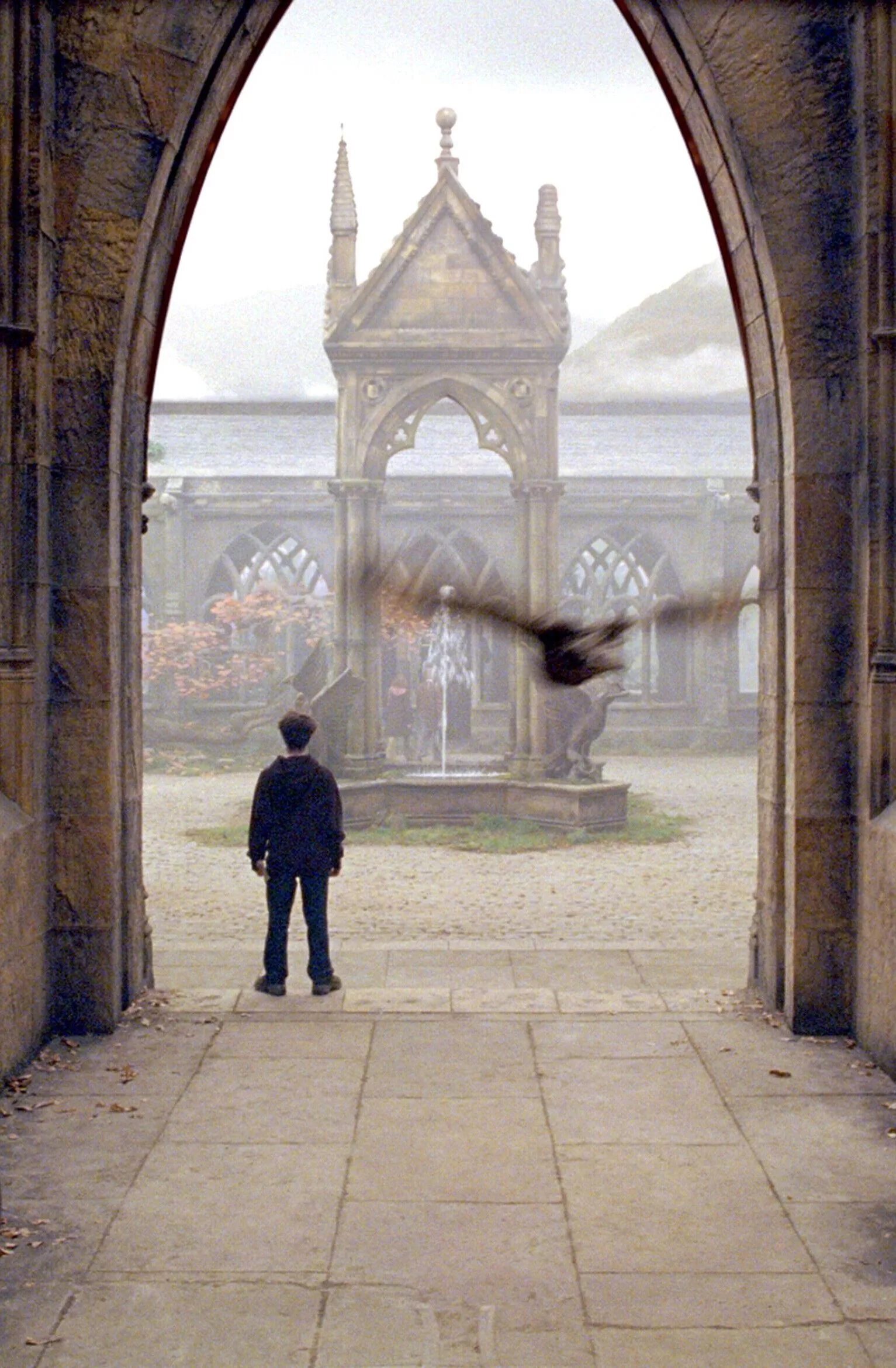 Harry potter ворота хогвартса. Гарри поттер хогвартс двери. Ворота хогвартса. Гаршулья из гарри поттера. Юниверсал парк орландо мир гарри поттера.