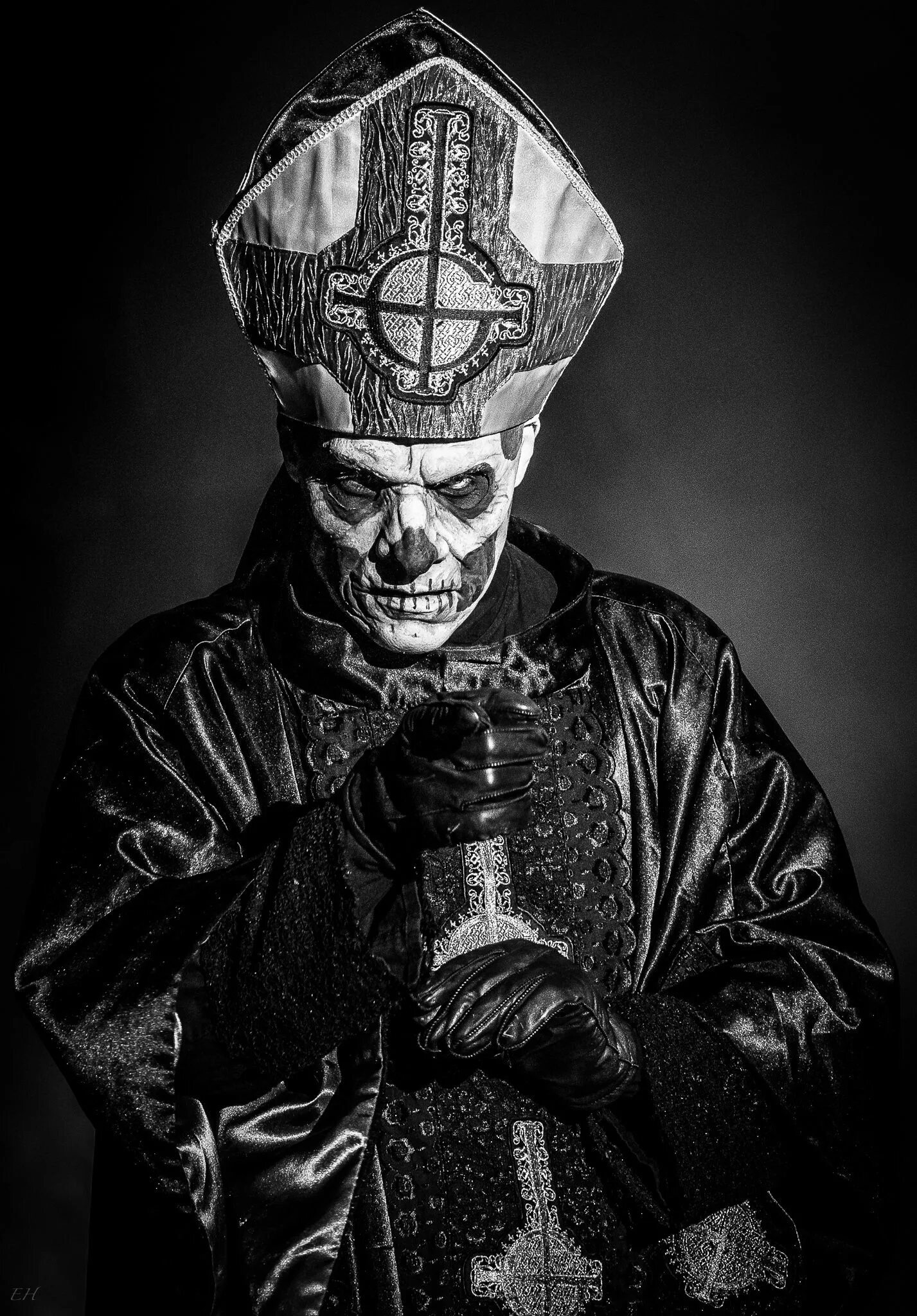 Ghost papa emeritus 1 арт. Папа эмеритус 3. Папа эмеритус 1. Ghost группа папа эмеритус. Эмеритус ghost.