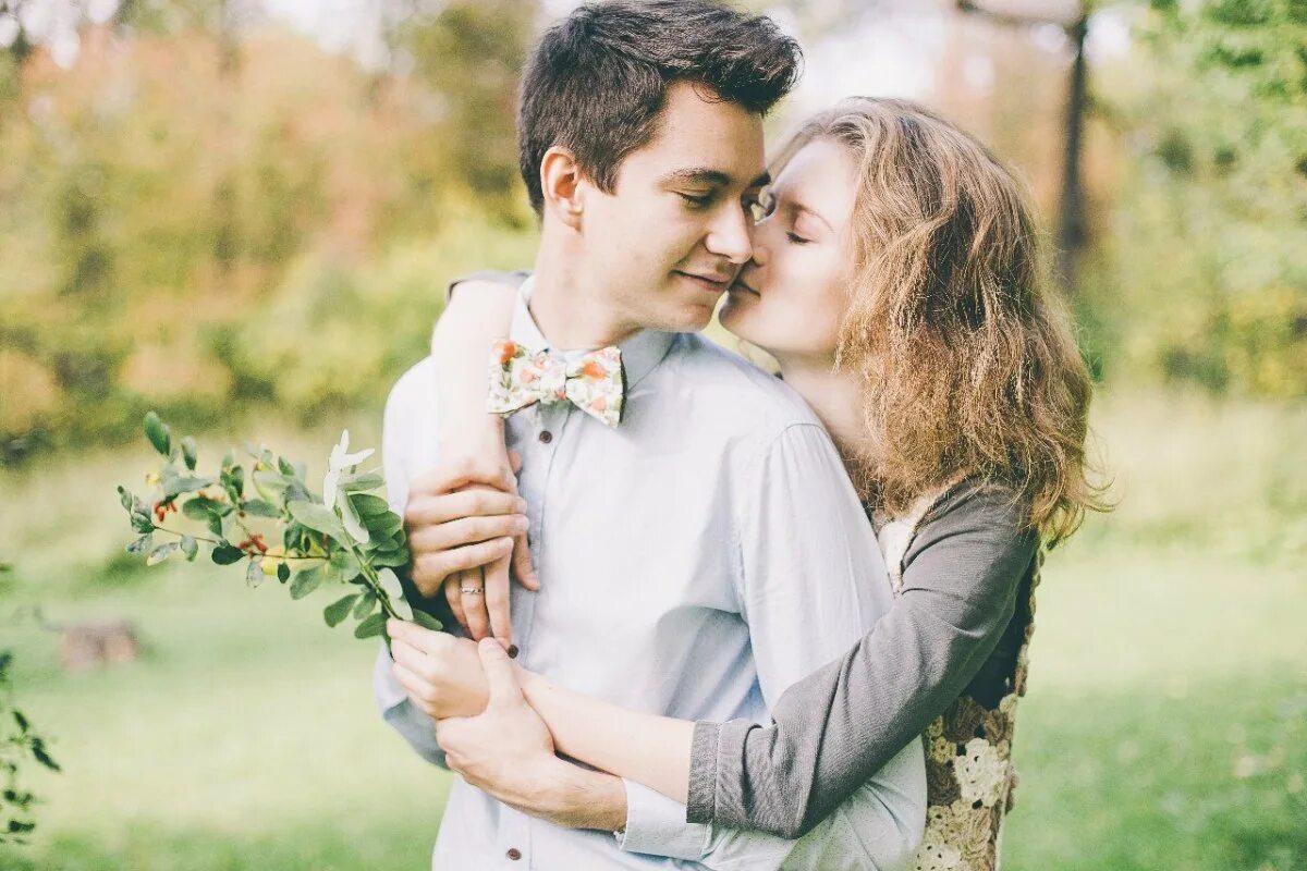 Предсвадебная лав стори. Предсвадебная фотосессия Love story. Фотосессия в стиле лав стори. Love story фотосессия идеи. Лов стор