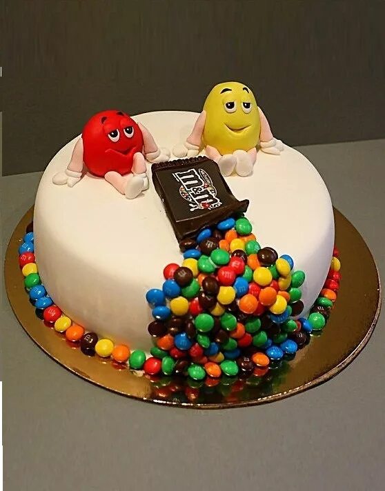 Торт эм энд эмс. Торт m&amp;m. торт ммдемс. торт m m&#039;s. украшение торта ммдемс.