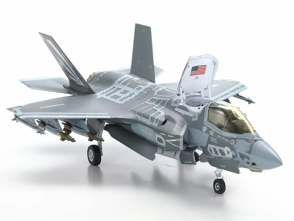 Истребитель 72. F-35b Lightning II. F-35 Lightning II модель. 1409 Italeri 1/72 самолет f-35 Lightning II. F 35 Italeri 1/72.