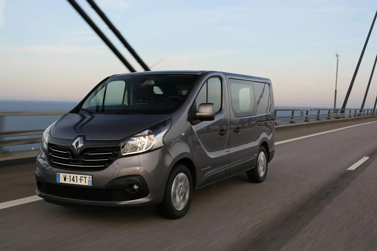 Рено трафик 1.6. Рено трафик 8+1. Renault Trafic пассажирский. Рено трафик 2023. Рено трафик пассажирский 2018.