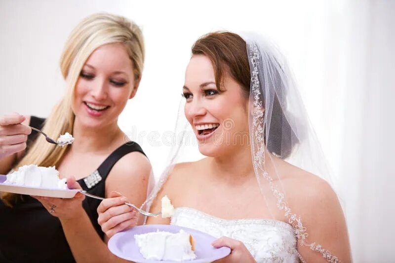Bride's friends. Bride's friends. Bride's friends. Белое платье для подружки невесты. Девушка вы будете моей невестой.