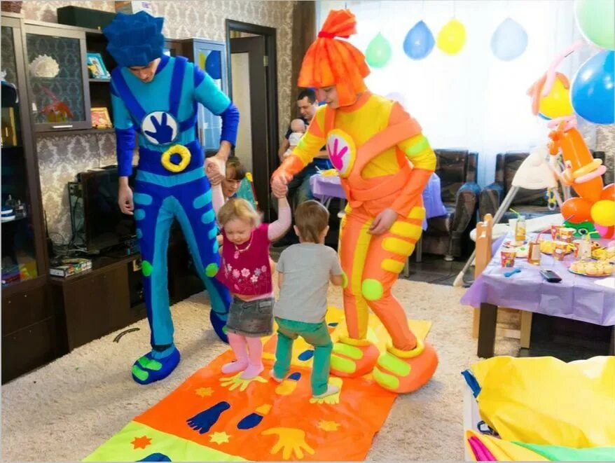 Аниматор на детский день рождения. Аниматора на дом ребенку. Аниматоры для мальчиков. Аниматоры. Аниматора на дом ребенку.