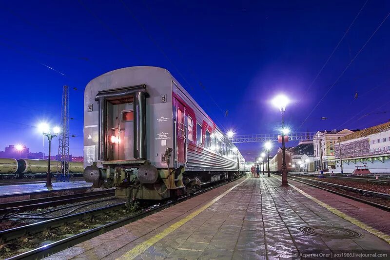 Ржд красноярск телефон. Ночной вокзал Красноярск. Красноярск вокзал ночью. Вокзал Красноярск зимой. РЖД Красноярск.