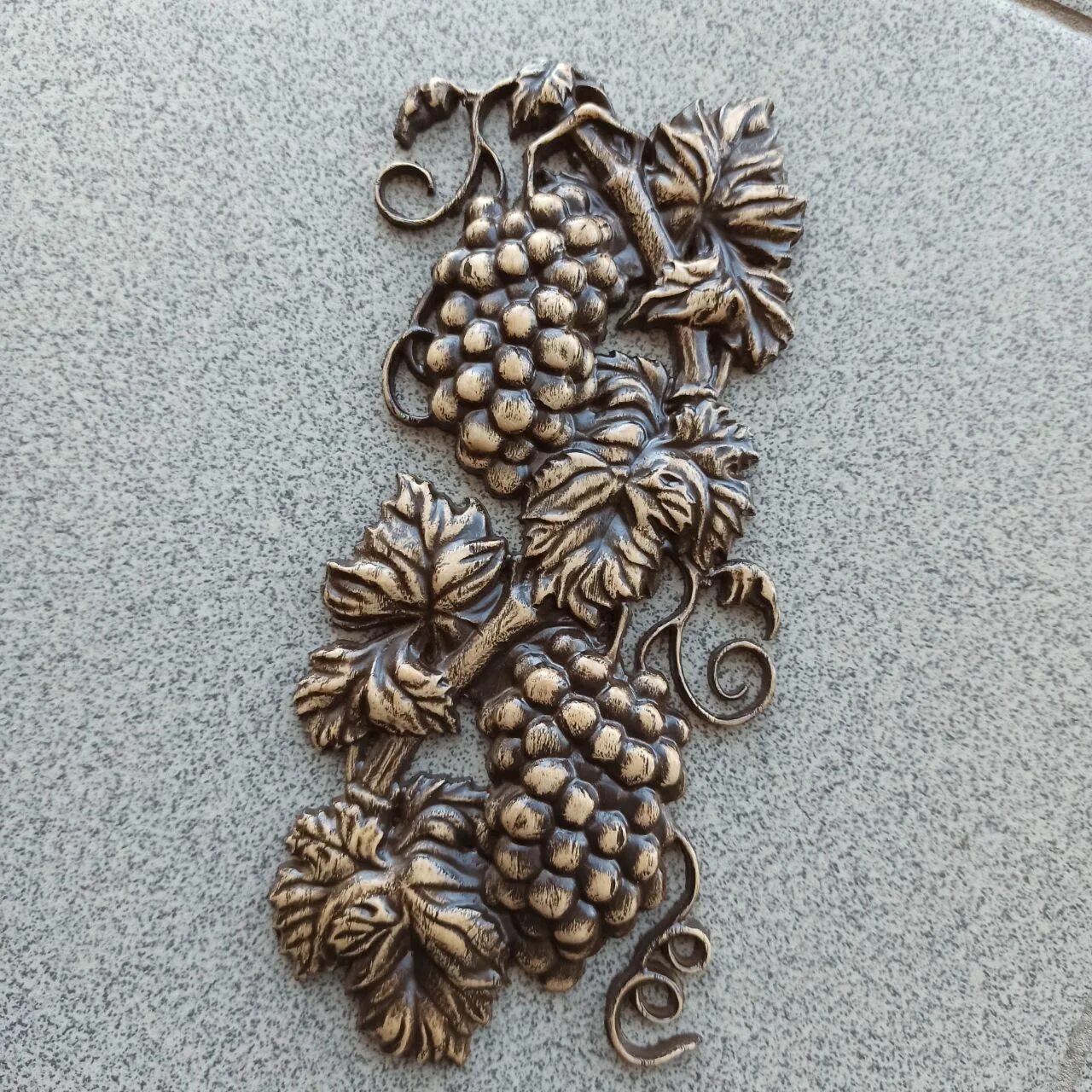 Виноградная лоза барельеф , фреска. Барельеф лоза. Виноградная лоза лепнина. Барельеф лоза винограда. Барельефная рельефная резьба по дереву.