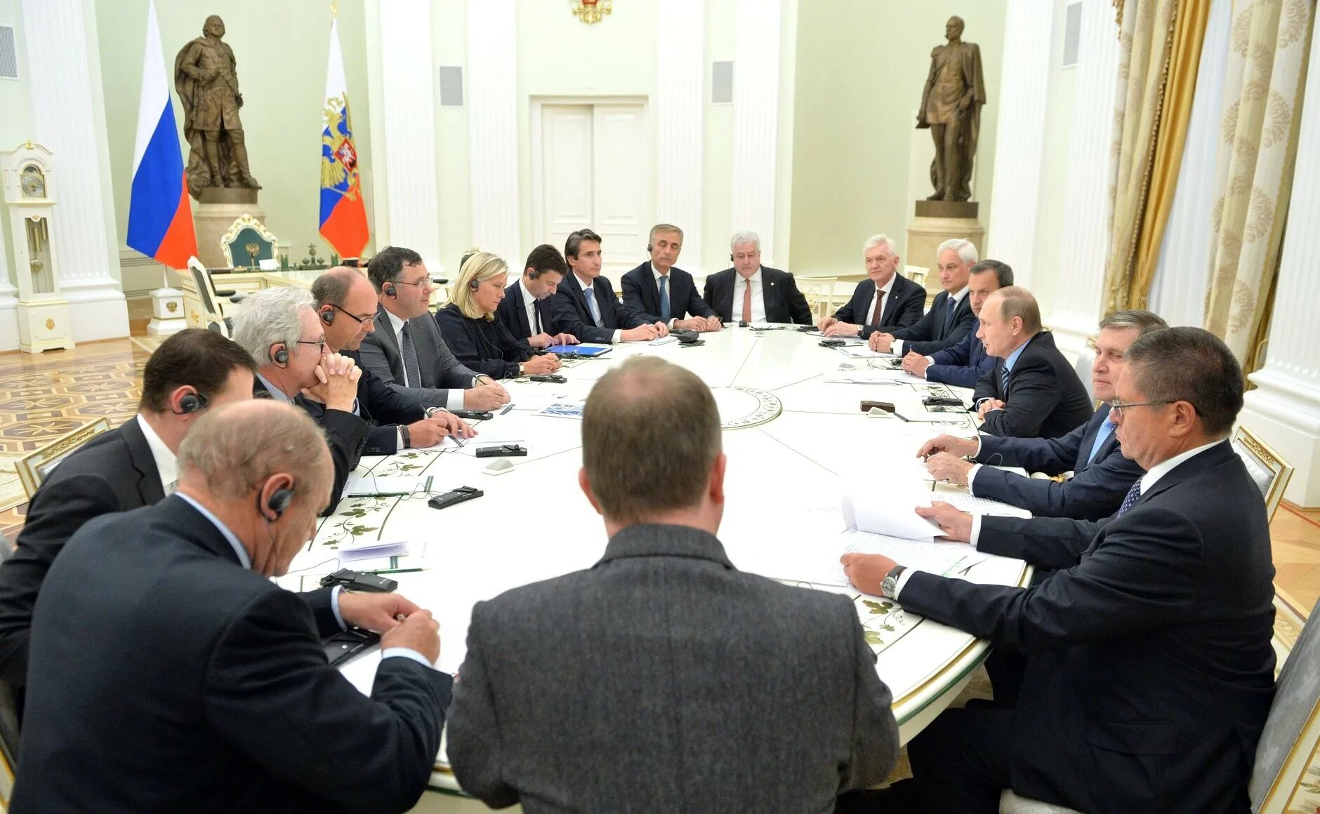 государственные переговоры. политические переговоры. переговоры в политике. саммит глав стран снг. российско-китайское экономическое сотрудничество.