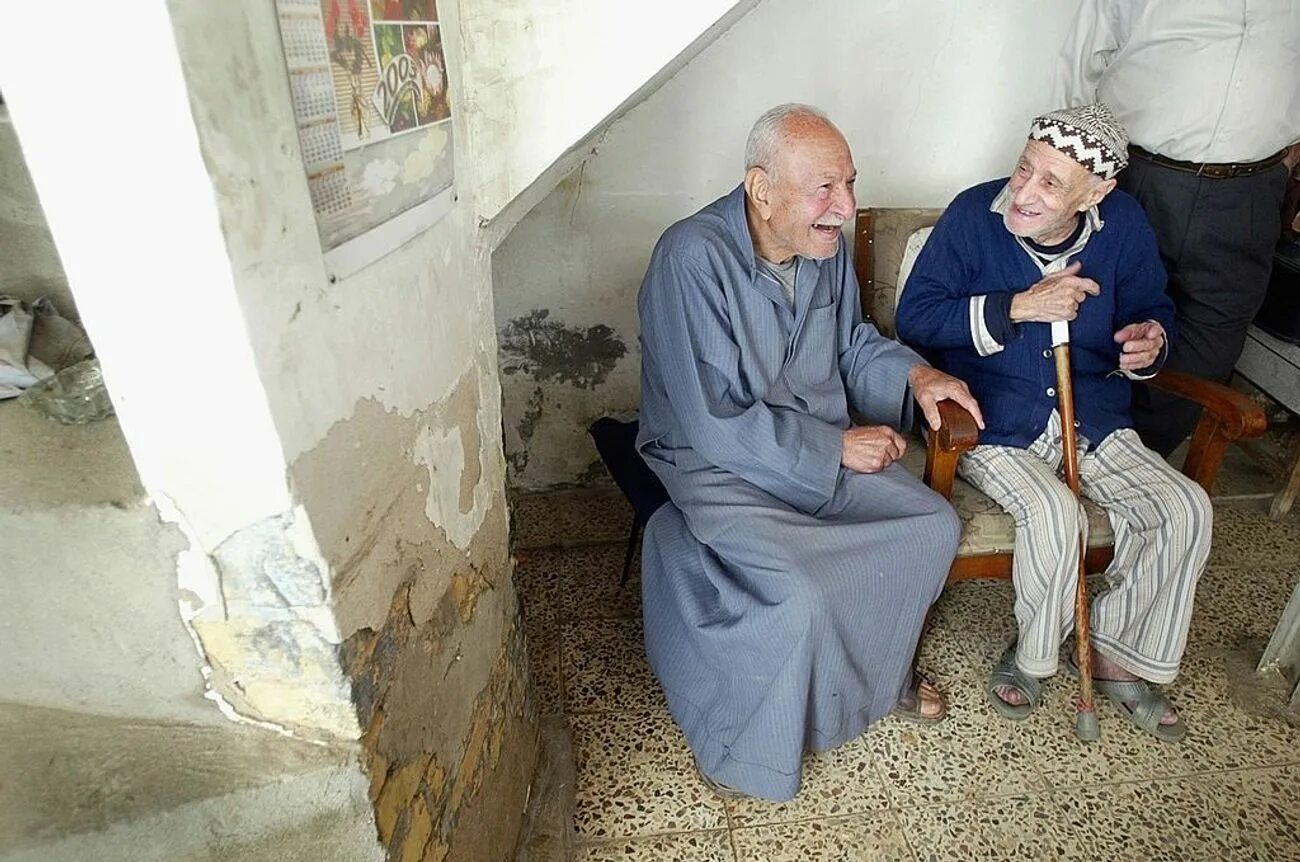 Украинцы беженцы. Мы против еврейских беженцев. Украинские беженцы дети в европе. Беженцы в молдове. Мы против еврейских беженцев.