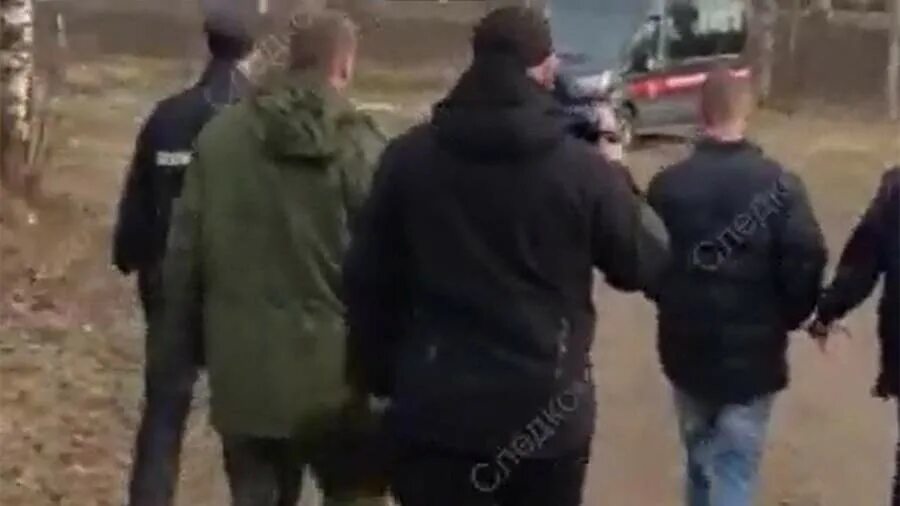 повешенные на детской площадке. под тихвином нашли 100 летнюю. под тихвином нашли 100 летнюю. под тихвином нашли 100 летнюю. весенний паводок на лодках.