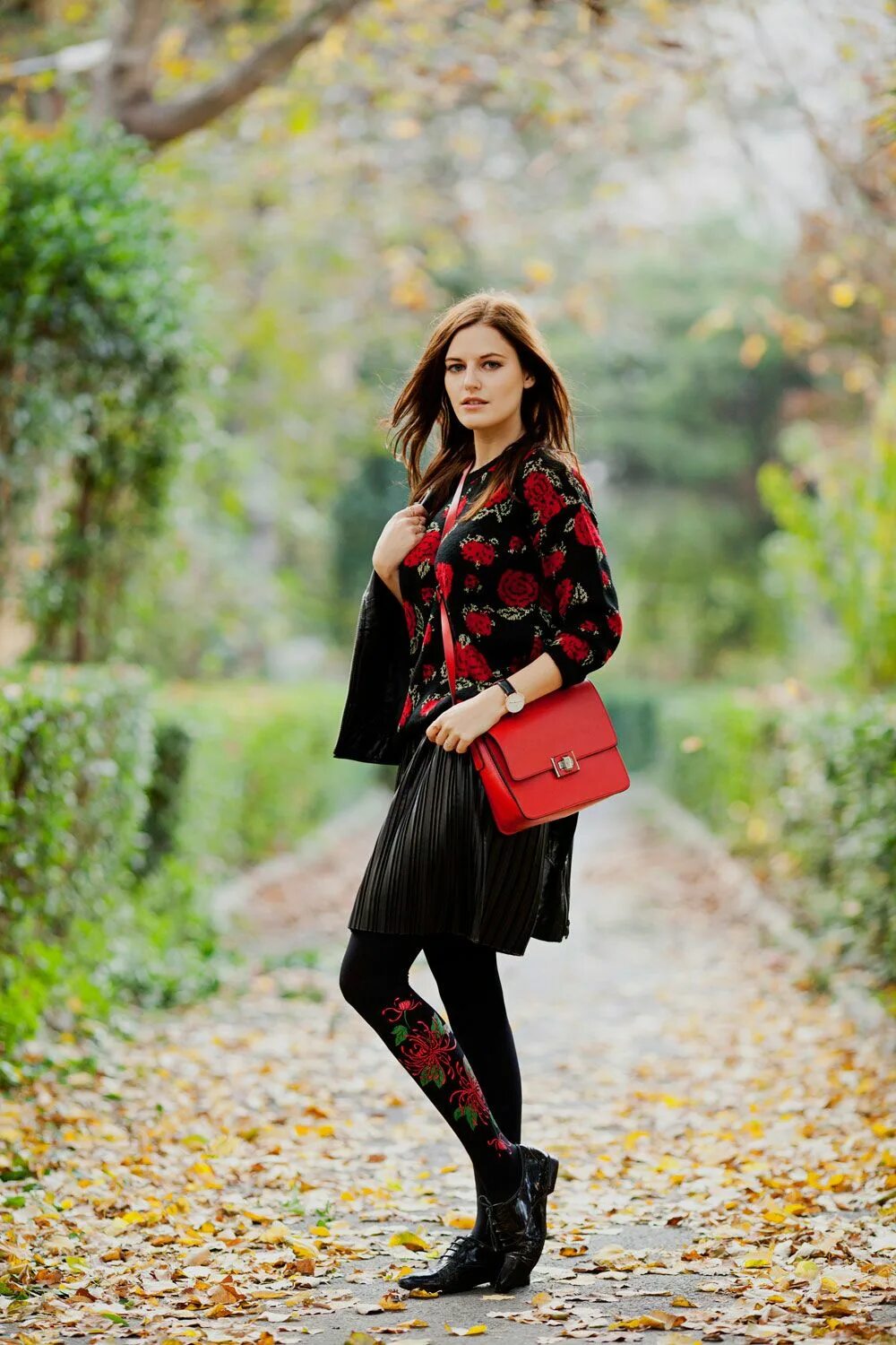 Inspiration : Beautiful world_fashion_styles miamiamine ... ⚡ October outfits, H