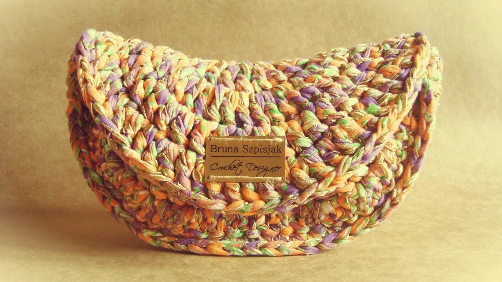 корзинки из трикотажной пряжи крючком. вещи из трикотажной пряжи. вязаные изделия из трикотажной пряжи. изделия из трикотажной ленты. вязание из трикотажной пряжи.