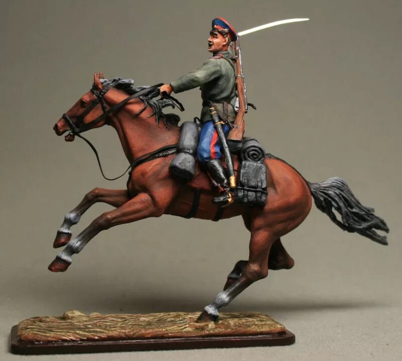 Солдатики англичане зеленые. Солдатики воины и битвы. Раскрашивание оловянных солдатиков. Юные солдатики. Знаменосец преображенского полка 1812.