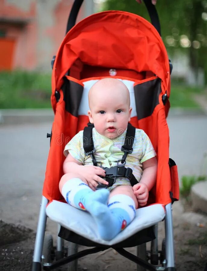 Не сидим в прогулочную коляску