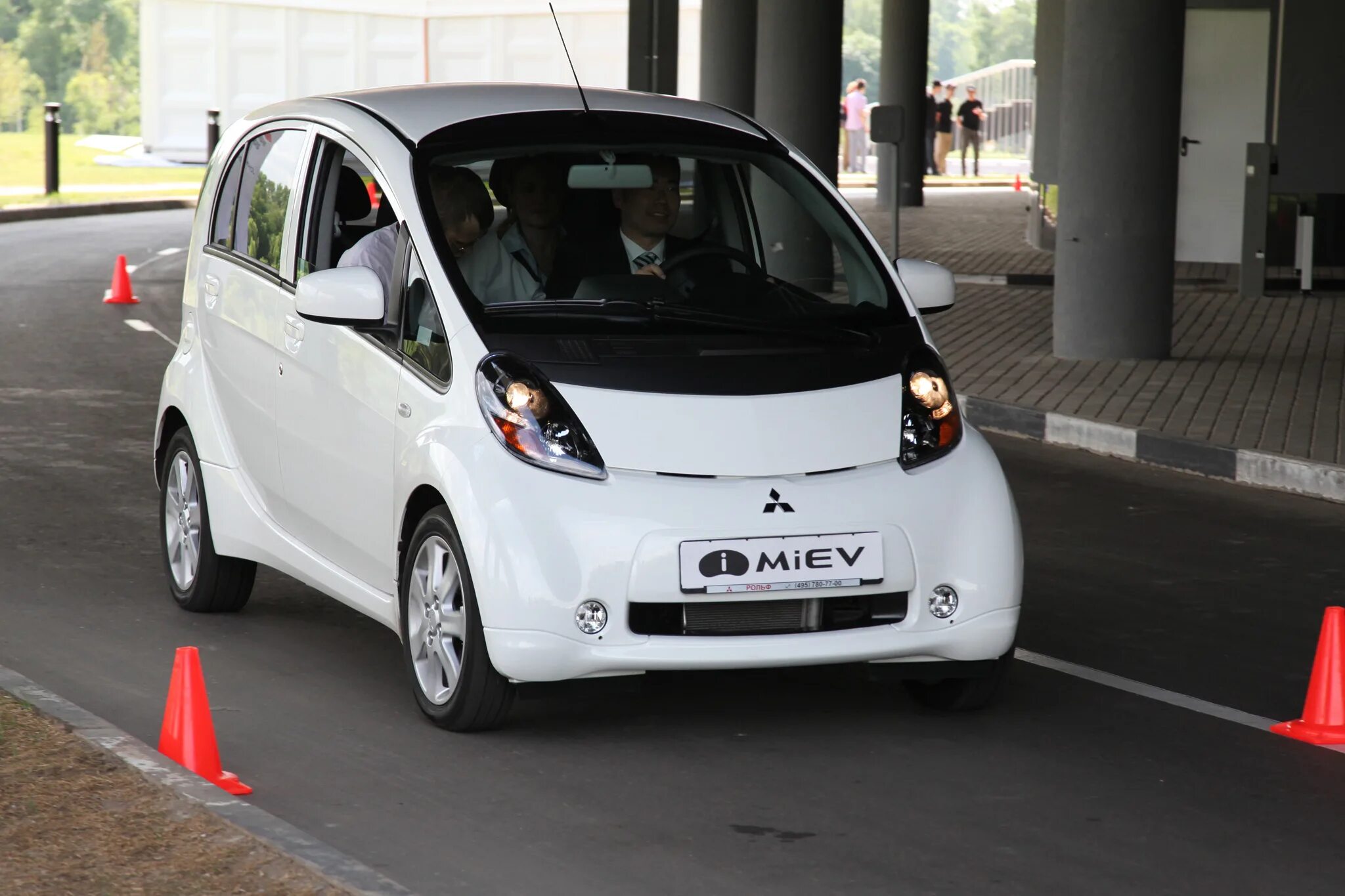 Ир авто. Mitsubishi i MIEV. Mitsubishi i MIEV 2006. Mitsubishi i-MIEV 2011. Электро Митсубиси MIEV.