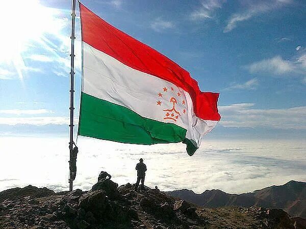 Ахолии точикистон. Таджикистан Таджикистан флаг. Парчам Таджикистан в Душанбе. Флаг Таджикистана в Душанбе. БАЙРОК Таджикистан.