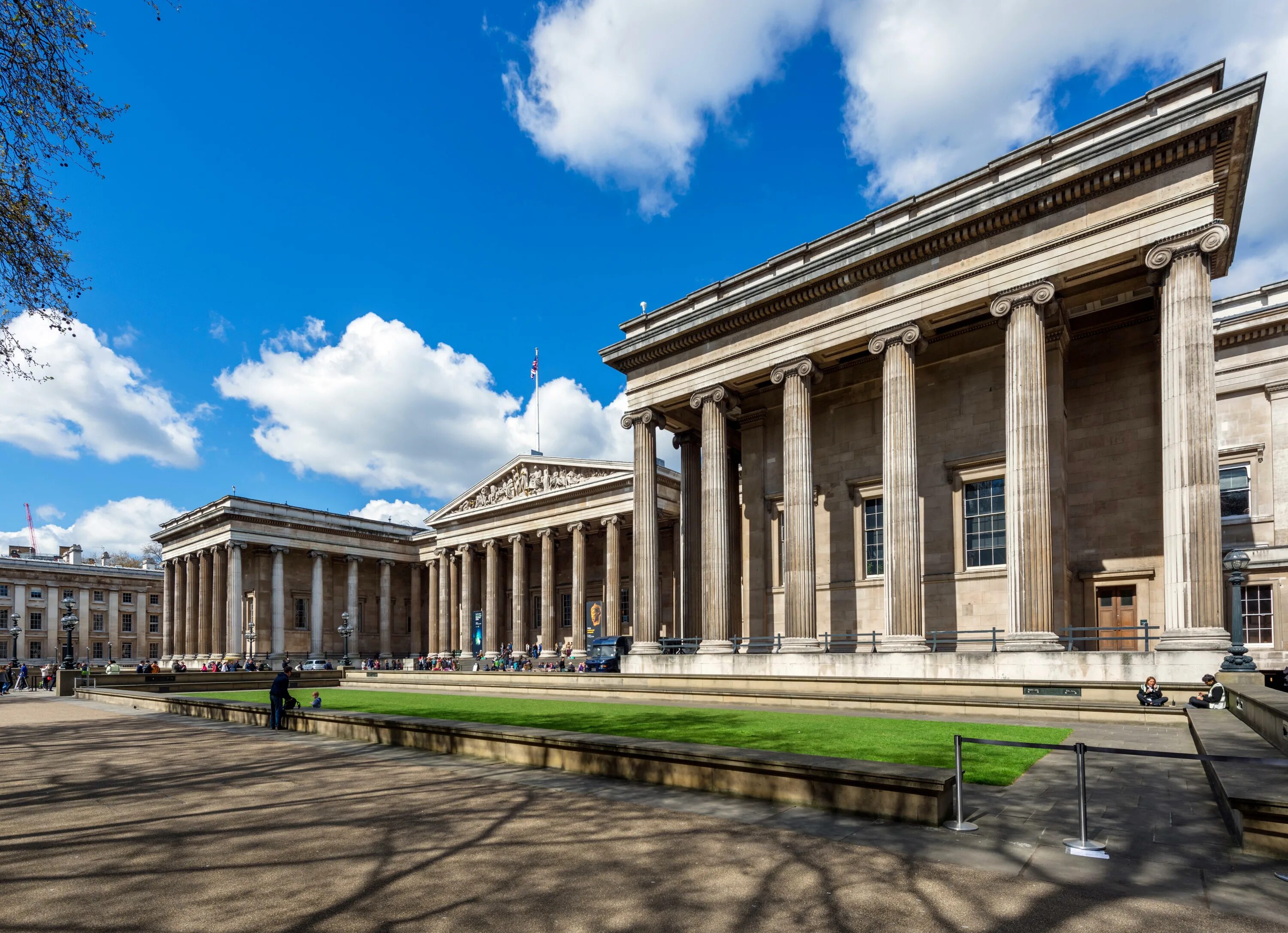 The museum had. Британский музей в Лондоне. Национальный музей Британии. Британский историко-археологический музей. Лондон. Британский музей смёрк.