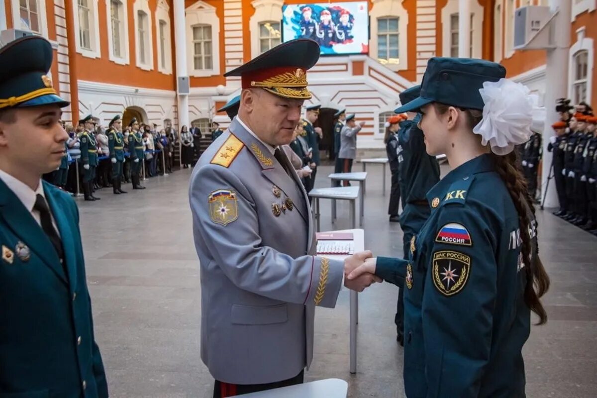 Серко МЧС статс секретарь. Кадеты МЧС России Санкт-Петербург. Кадетский корпус МЧС В Санкт-Петербурге. МЧС кадетский корпус СПБ. Кадетский пожарно спасательный корпус