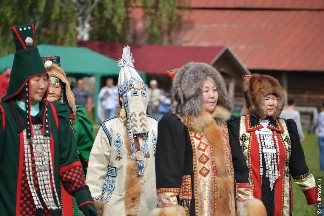 Традиции семьи якутов. Традиции якутии республики саха. якутская свадьба традиции. традиционная якутская свадьба якутов. свадьба якутия обряд.