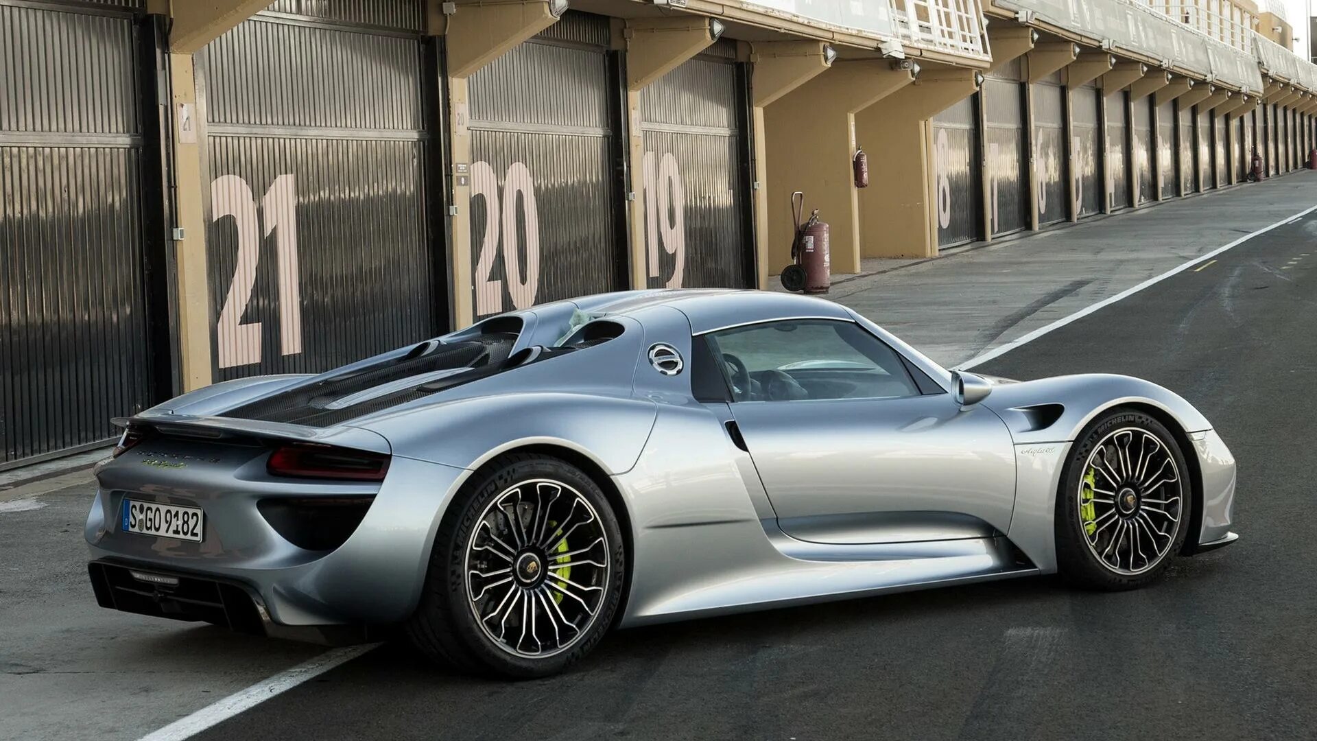 Porsche 918 цены. Porshe 918 Spyder. Porsche 918 Спайдер. Porsche 918 2010. Porsche 918 2014.