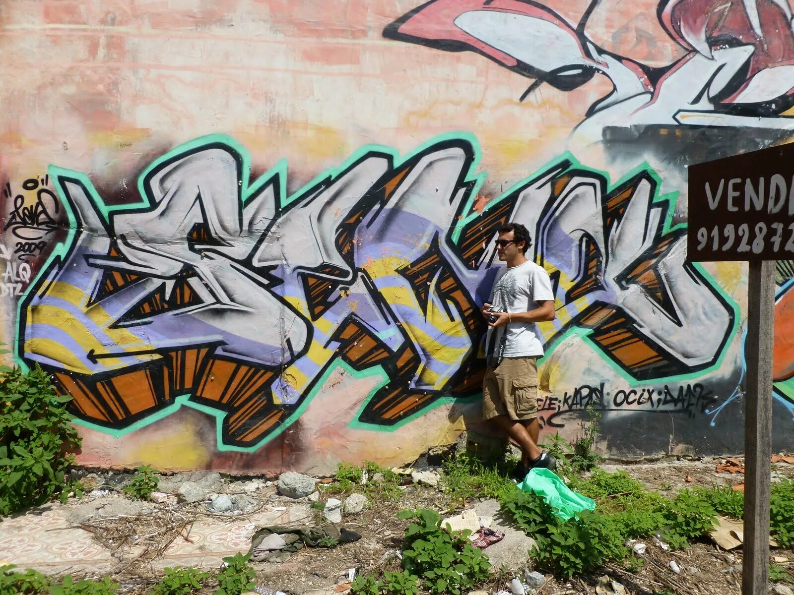 Граффити арена. Граффити ат. 17 граффити. Граффити шоп арена. Граффити арена.