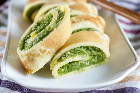 Яичный рулет с начинкой