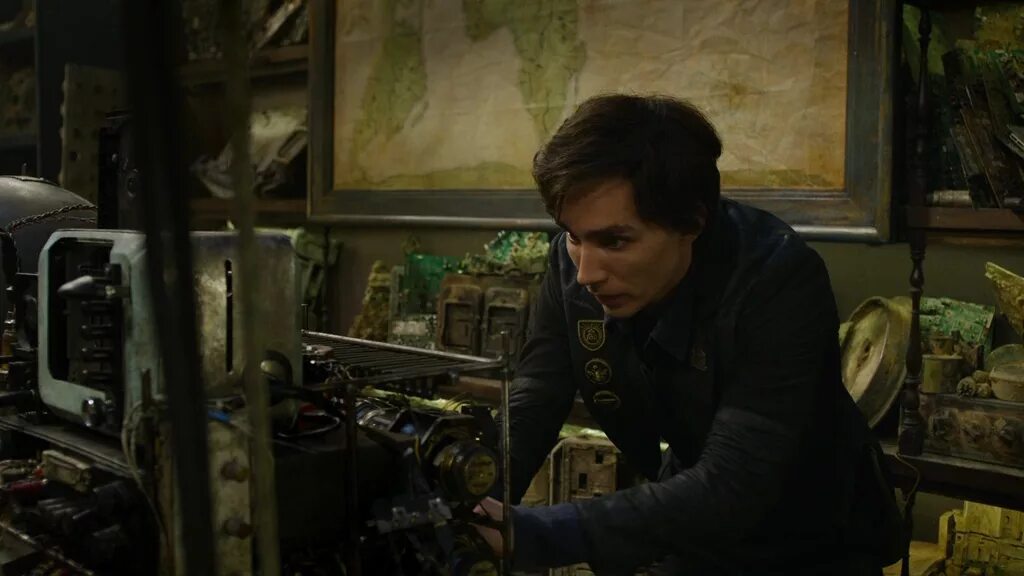 Хроники хищных городов выход. Хроники хищных городов кэтрин. Хроники хищных городов фильм 2018 города. Хроники хищных городов фильм 2018 шрайк. Роберт шиэн хроники хищных городов.