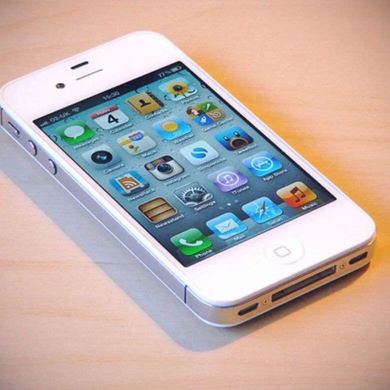 Выпуск айфон 4. Apple iphone 4s. Iphone 4s белый. Apple iphone 4s White. Iphone 4.