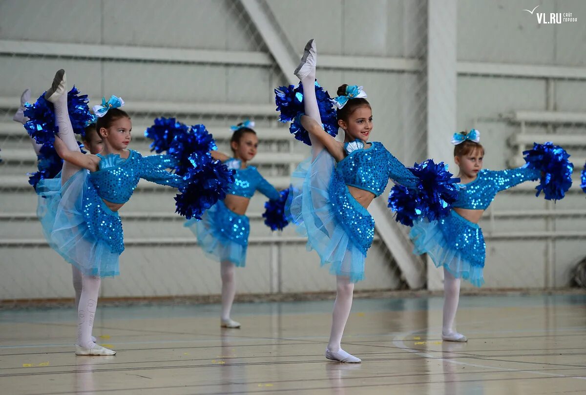 Танцы для маленьких г жигулёвск. Спортивные кружки. В какой кружок отдать девочку. Занятия для подростков кружки. Спортивные кружки для девочек.