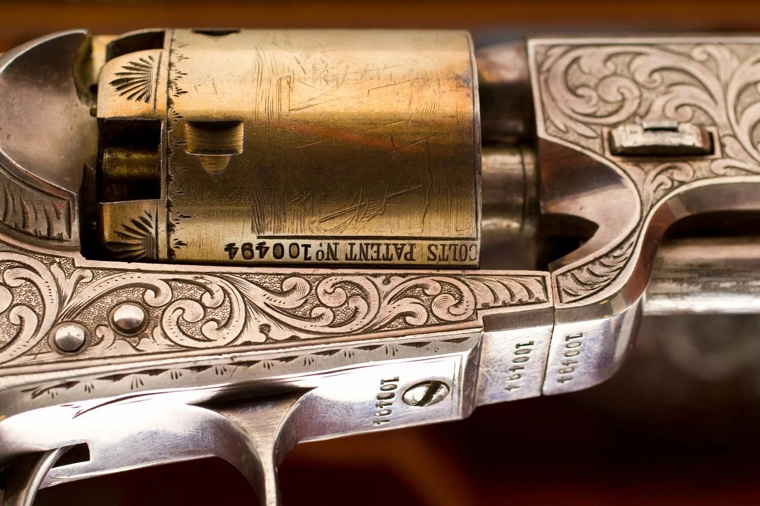 Кольт нэви 1851. Colt Navy 1851 года. Colt 1851 Navy гравировка. Револьвер Кольт 1851 года. Украшенное оружие