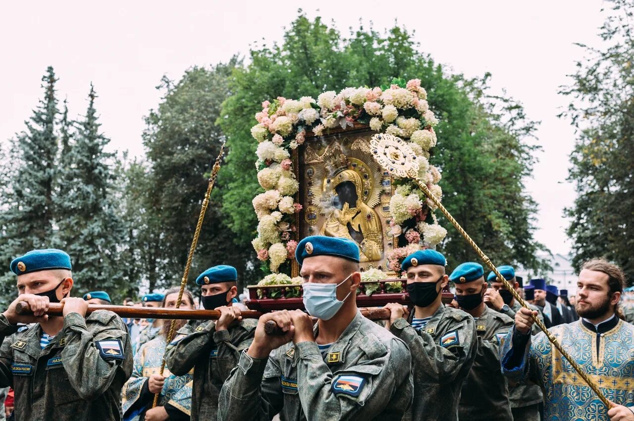 Крестный ход в белгороде сегодня во сколько. Крестный ход с Владимирской иконы Божией матери. Яранск крестный ход. Крестный ход в Коробейниково 2023.