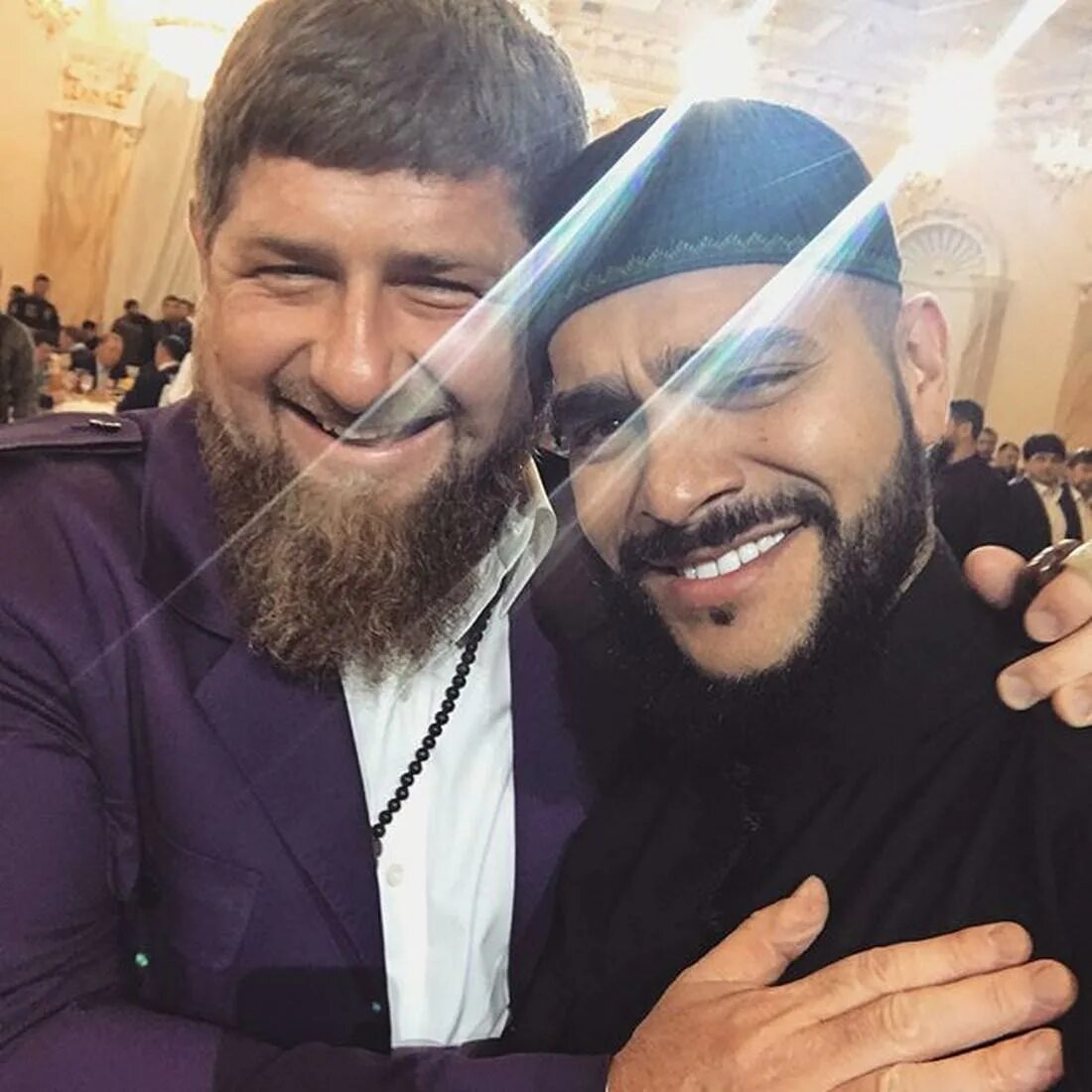 Бейсболка akhmat. Тимати и кадыров. Рамзан кадыров торс. Тимати ахмат. Тимати ахмат сила.