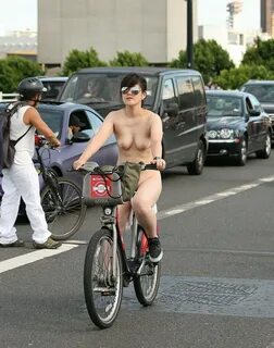 wnbr, wnbrlondon, worldnakedbikeride, 2017, bodyfreedom, oildependency, pro...