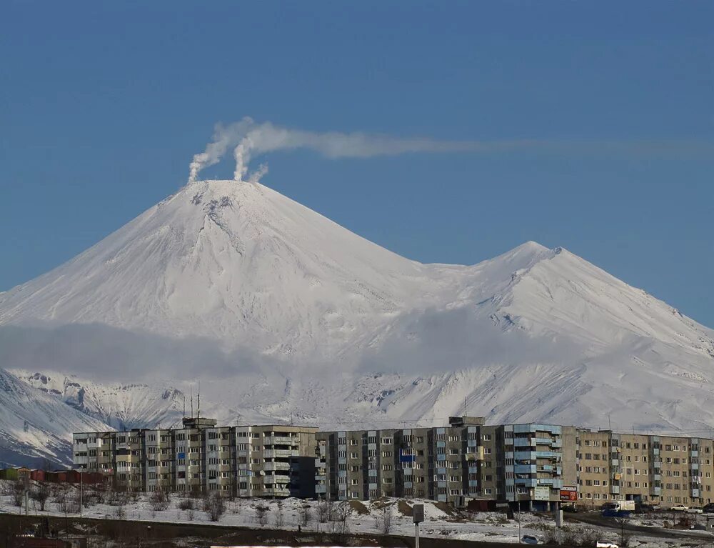 Камчатка Петропавловск-Камчатский. Город Камчатка Петропавловск Камчатка. Горизонт Петропавловск Камчатский. Петропавловск-Камчатский центр города. Погода в петропавловске камчатском по часам