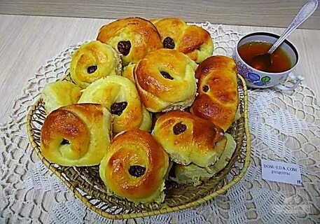 Булочки с курагой из дрожжевого теста