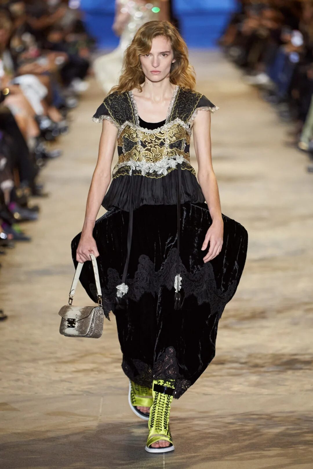 Луи виттон 2015 показ. Николя гескьер louis vuitton первая коллекция. Луи виттон осень зима 2021 2022. Луи виттон 2019. Луи виттон мужская коллекция 2023.