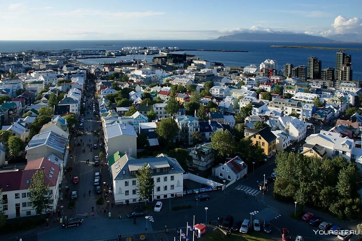 Рейкьявик это. Исландия Рейкьявик. Исландия Рейкьявик окраины. Рейкьявик набережная. Столица Исландии - город Рейкьявик.