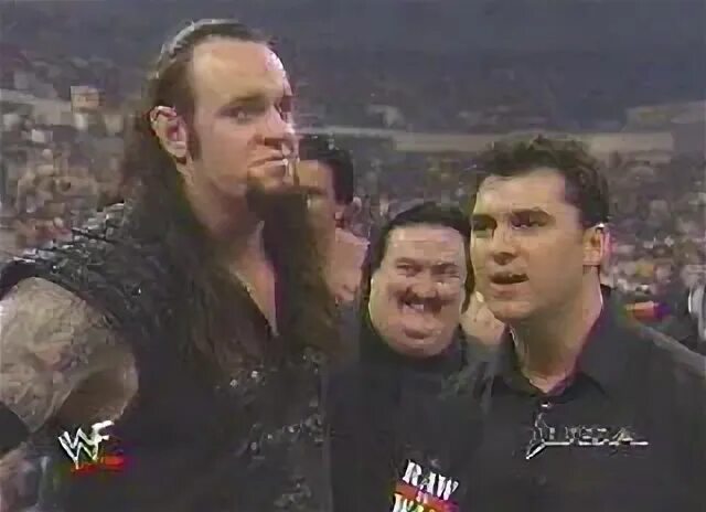 Raw 2001