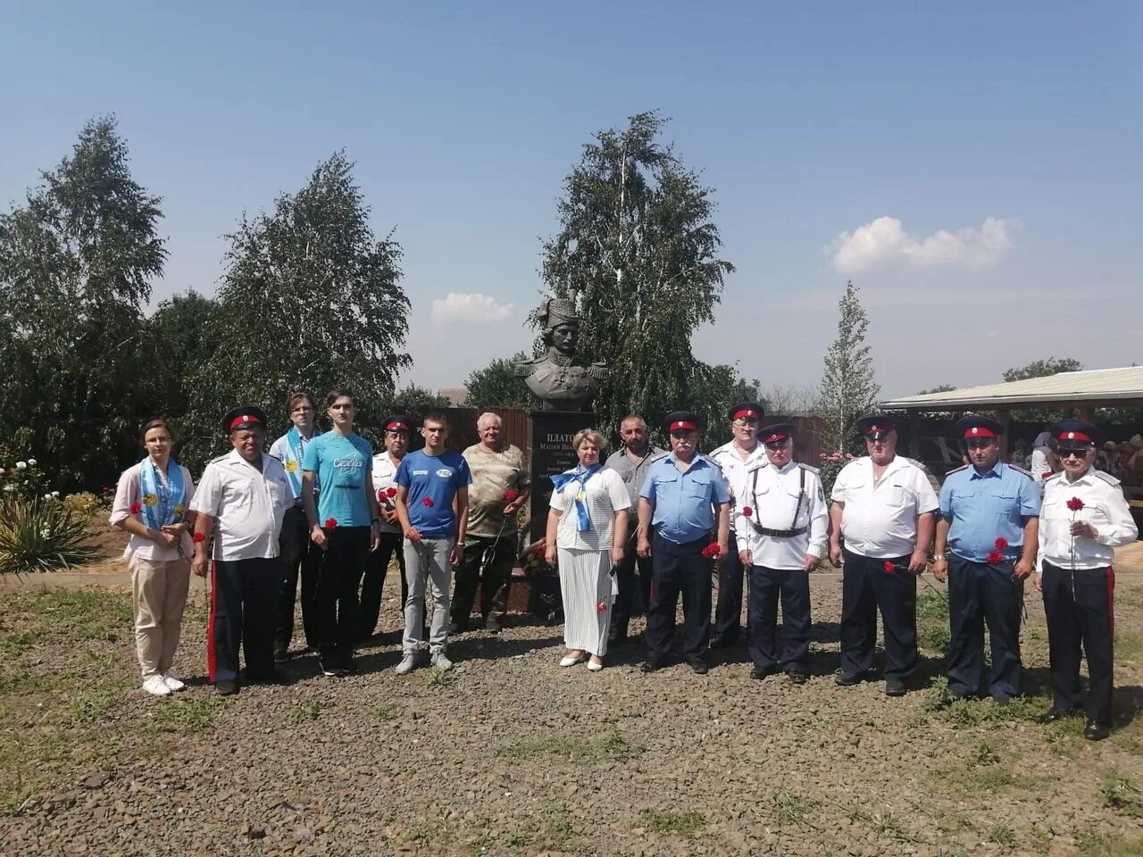 Погода в весело вознесенка неклиновского района ростовской. Село весело-Вознесенка Неклиновский район Ростовская область. Юбилей атамана Платова. Село весело Вознесенка. Село весёло-Вознесенка памятник Платову.